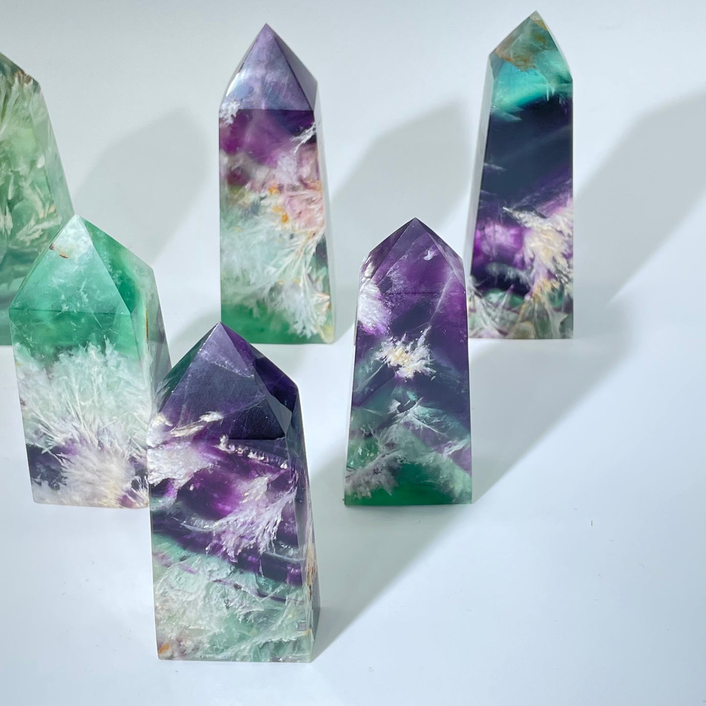 Tour de fluorite en flocon de neige