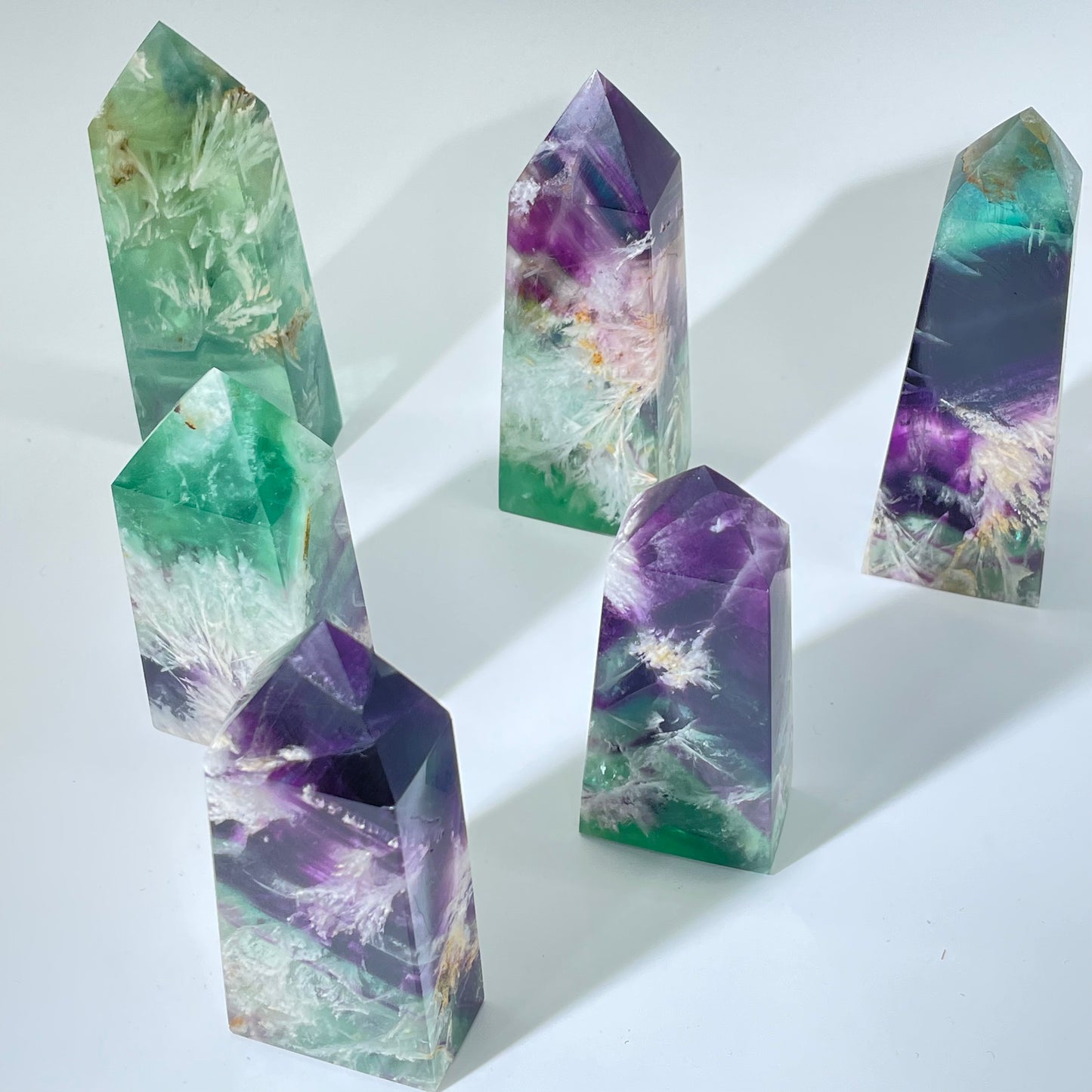 Tour de fluorite en flocon de neige